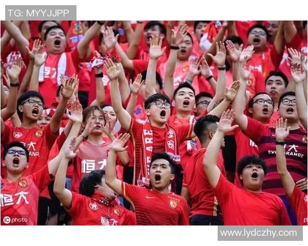 上海足球队积分榜领先以52分稳居第一名争夺锦标赛冠军