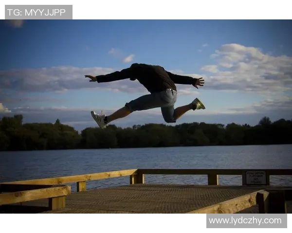 女孩子足球明星崛起展现青春力量与梦想追逐的精彩旅程