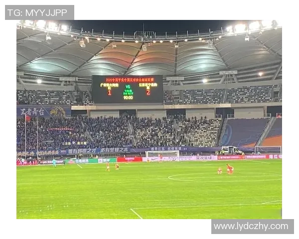 广州足球队逆袭之路：从低谷到巅峰的奋斗与荣耀纪实